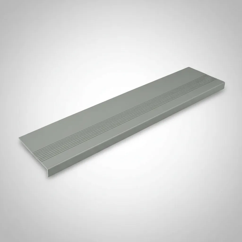 Grada Pvc Estriada Gris 300cm x 30cm QRubber-3
