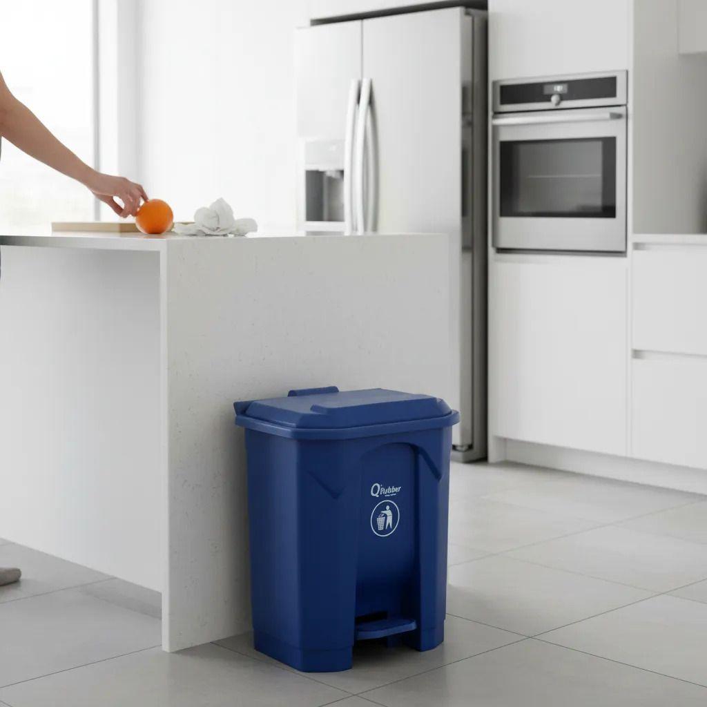 Basurero Contenedor Basura 30lts. azul con pedal QRubber-2