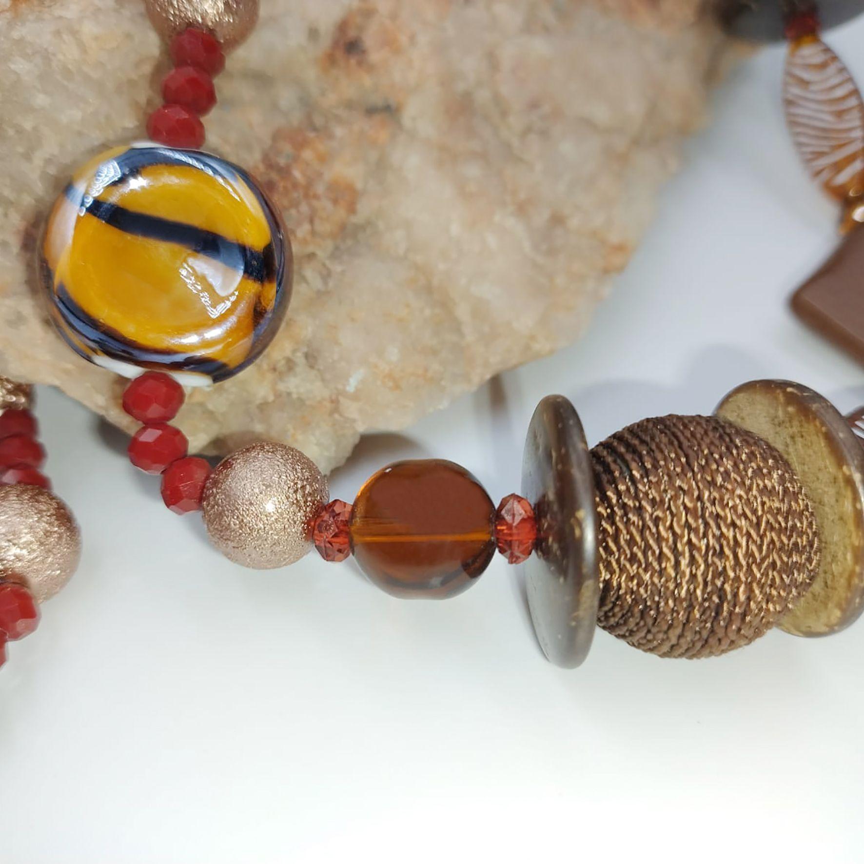 Collar cristales turcos, madera y resina Café-2