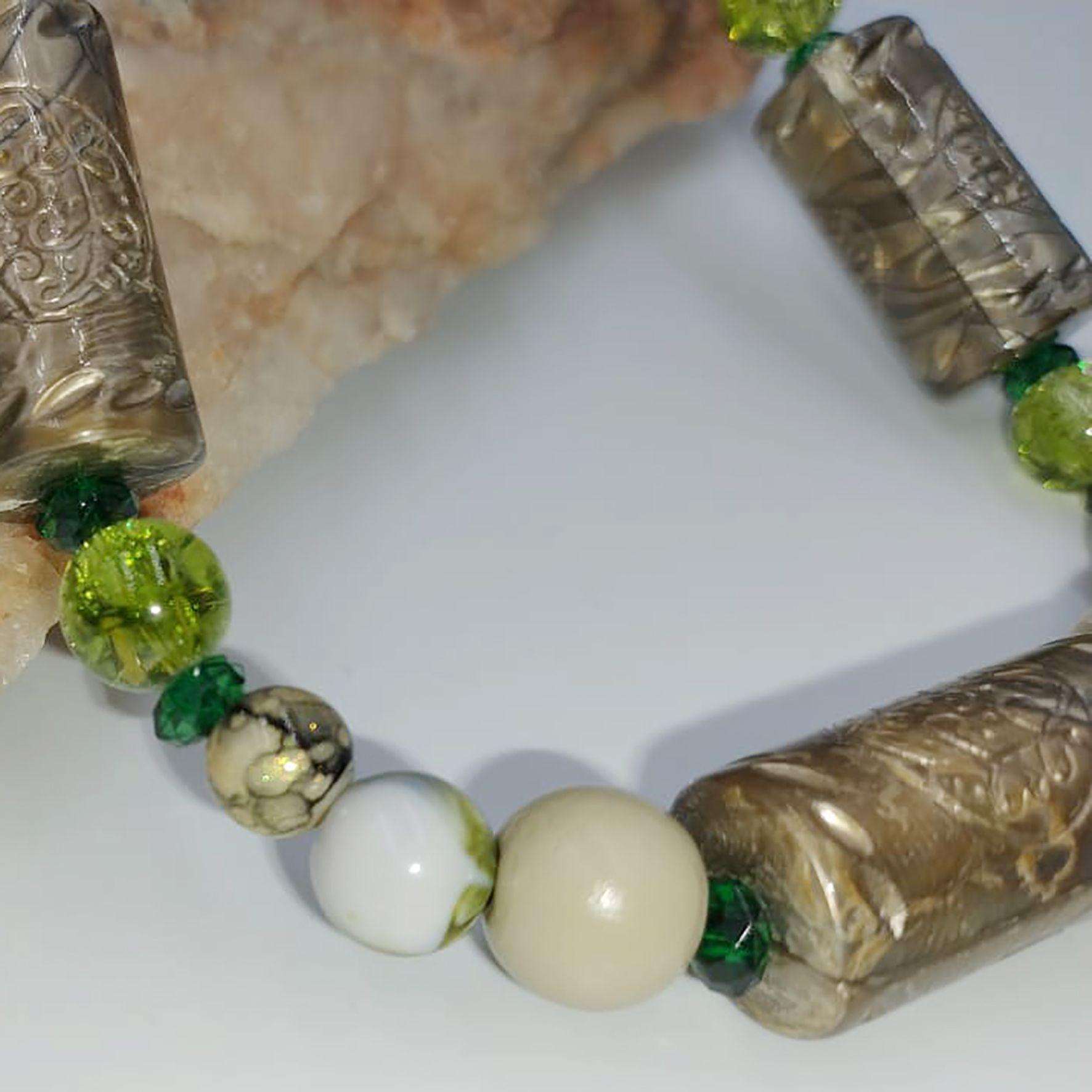 Collar madera resina y cristales turcos verdes-2