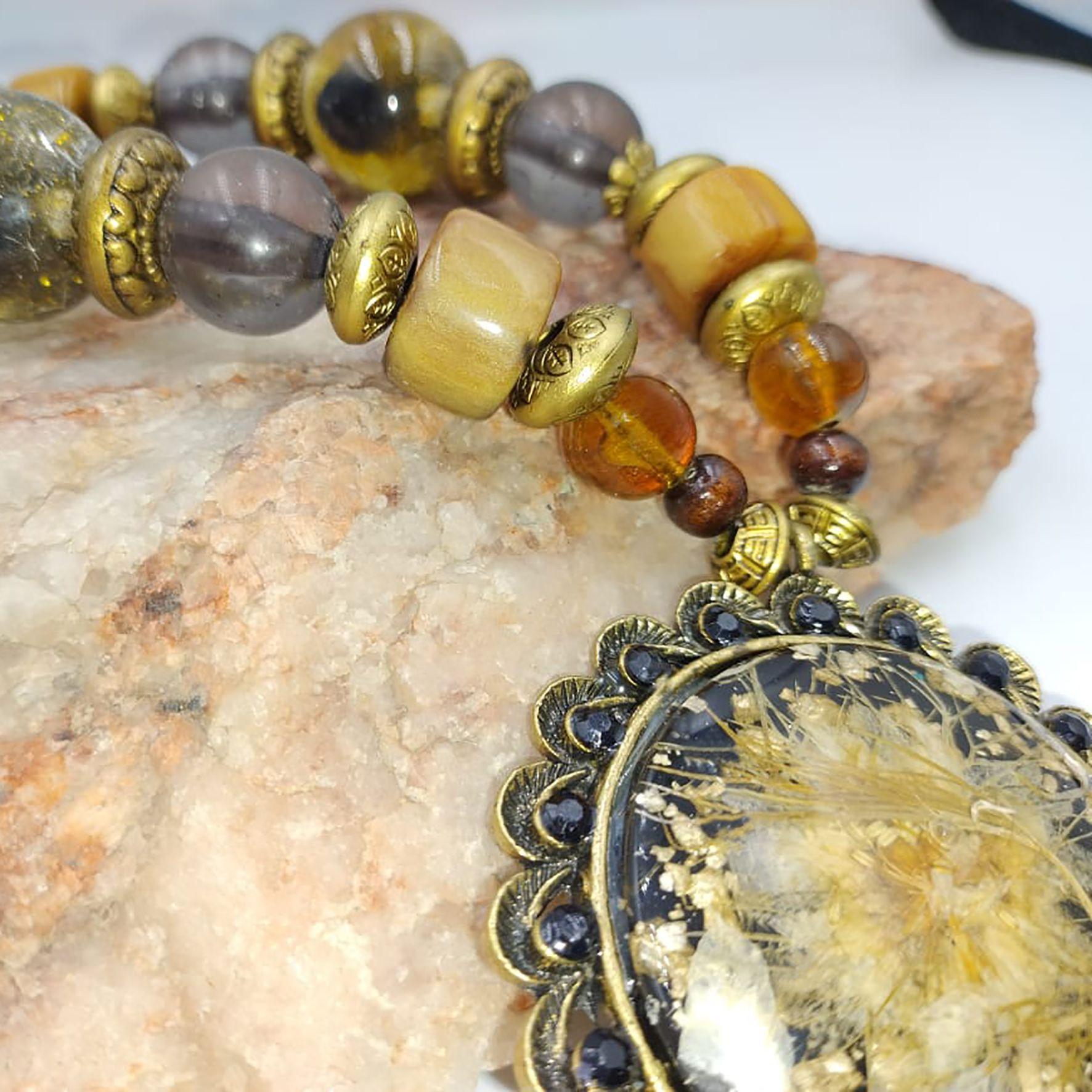 Collar resina y metal color bronce-2