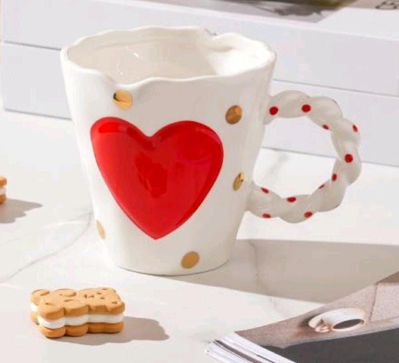 Taza con Corazón en Relieve Estilo Minimalista-2