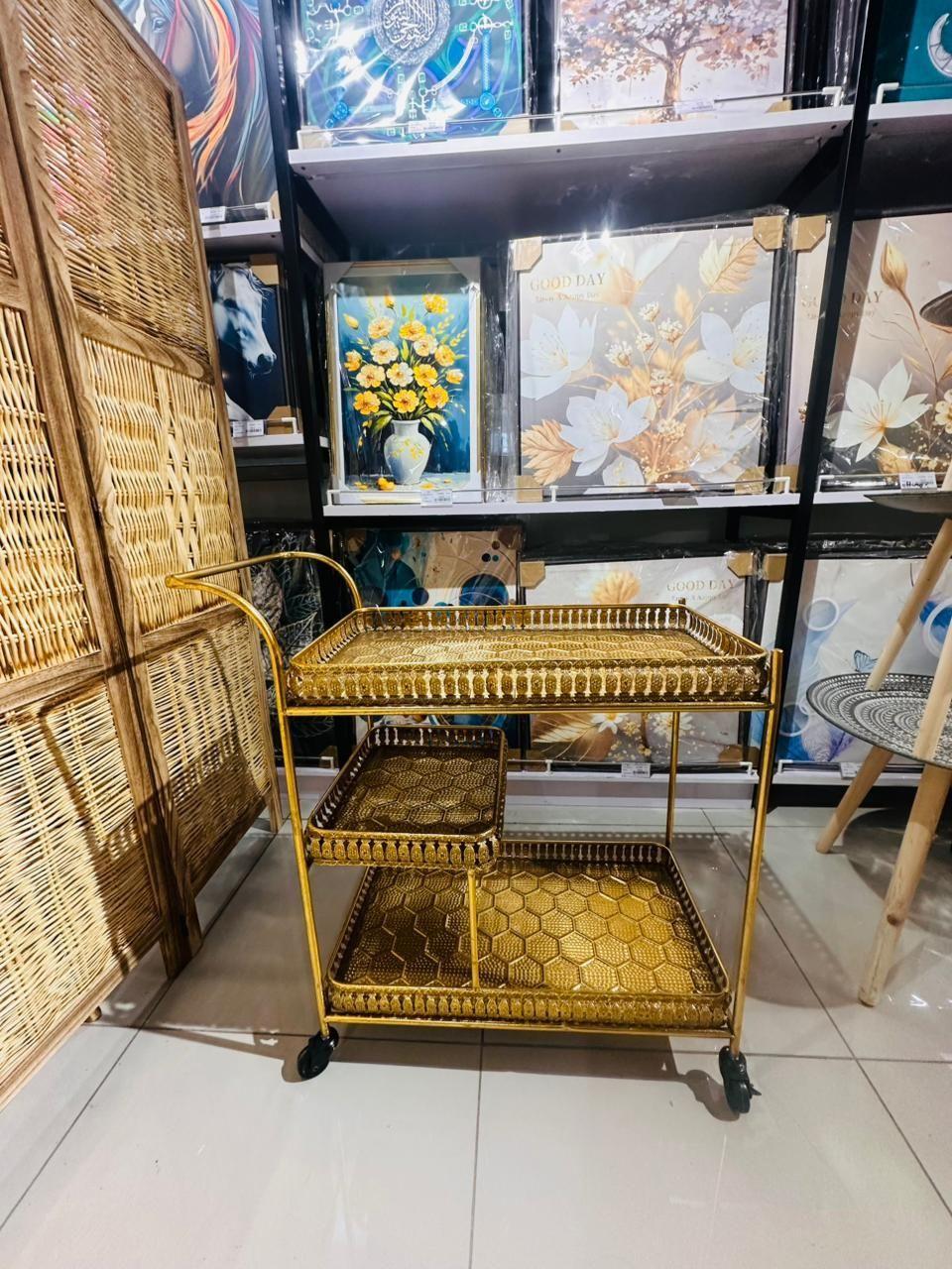 Mesa De Arrimo Con Ruedas Elegante, Color Dorado-1