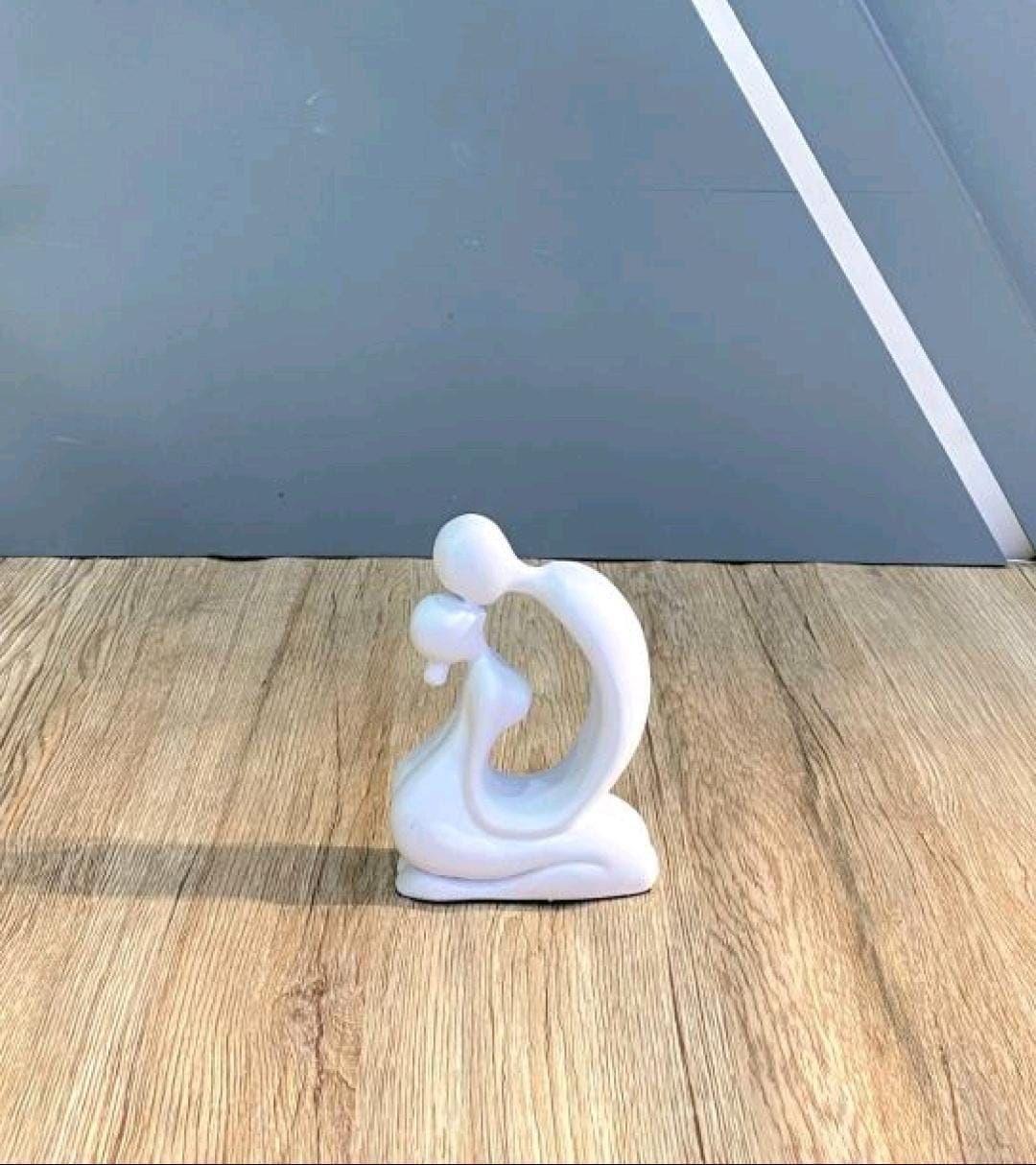 Escultura Beso de Pareja-1