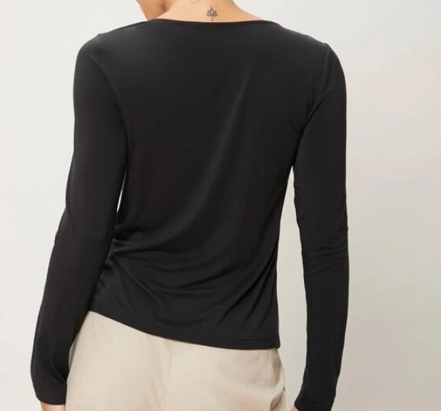 Blusa Negra con Fruncido-2