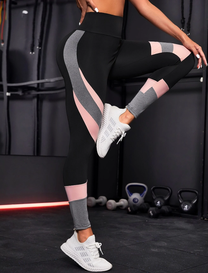 Leggings de Yoga Talle Alto - Negro con Detalles en Color Combinado-3