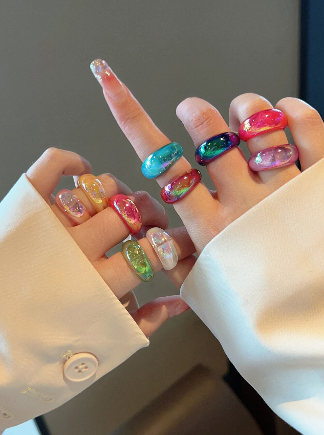 Anillos de Resina Multicolor con Efecto Brillante ✨-2