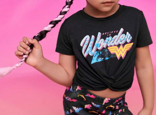 Camiseta Crop Wonder - Negro-4