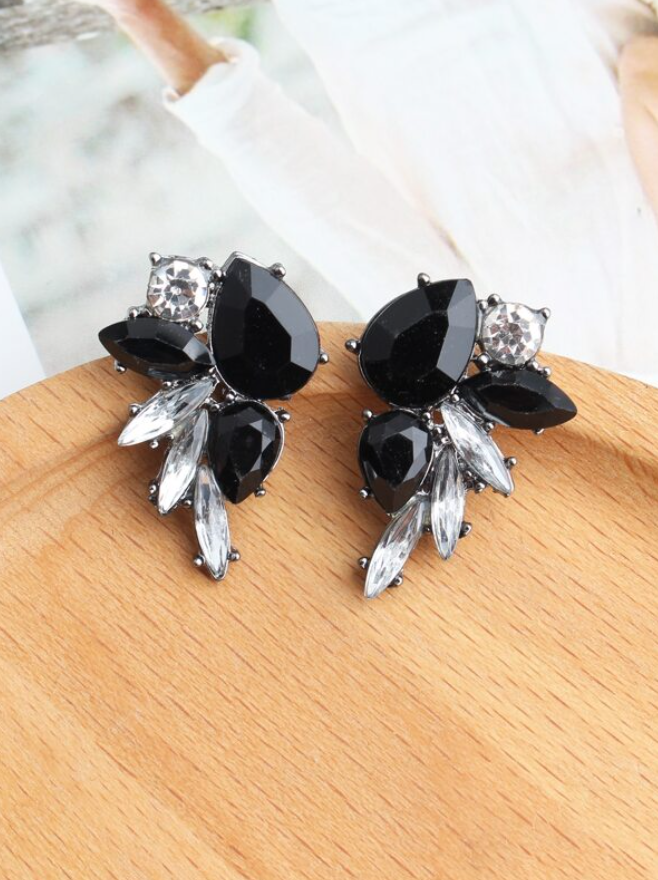 Pendientes Elegantes Blanco y Negro-4