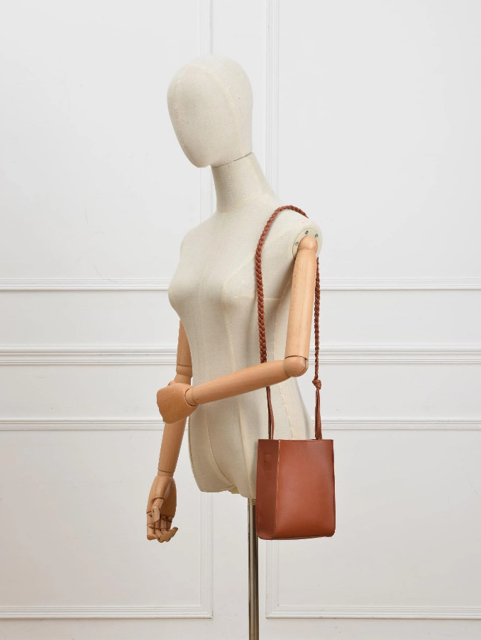 Bolso Cuadrado Elegante y Moderno-2
