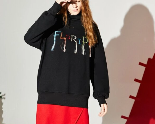 Sudadera Casual - Negro con Letras y Flecos - Talla XL-2