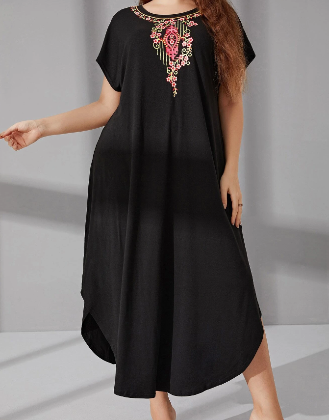 🖤 Vestido Negro Bordado – Estilo Casual con Detalles Únicos - Talla 3XL-4