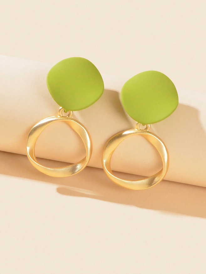 Pendientes Geométricos – Círculo Mate & Aro Irregular Dorado-3