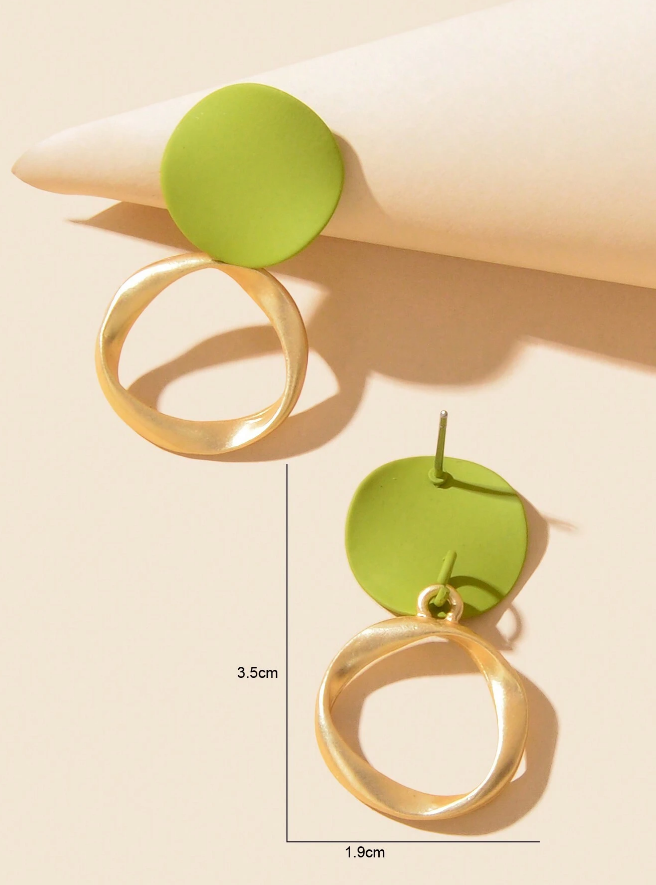 Pendientes Geométricos – Círculo Mate & Aro Irregular Dorado-4