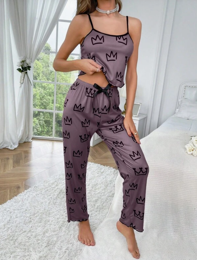 👑 Pijama de Satén Morado con Estampado de Coronas – 2 Piezas - Talla XL-3