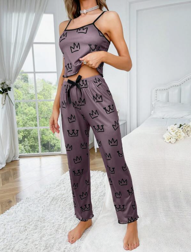 👑 Pijama de Satén Morado con Estampado de Coronas – 2 Piezas - Talla XL-4