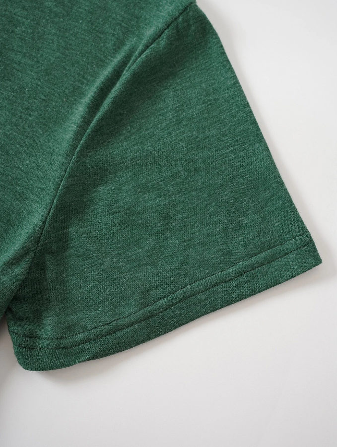 Camiseta Casual "Good Luck" en Verde Oscuro-2