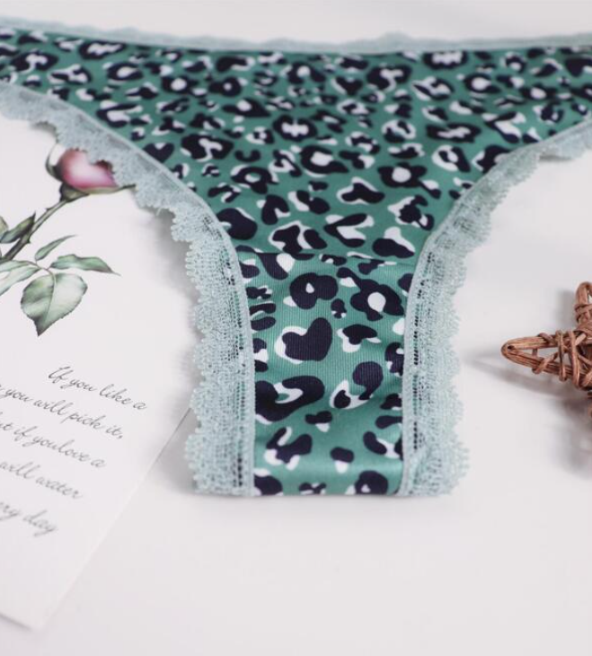 Tanga Multicolor con Detalles de Encaje y Diseño Dulce - Talla L-2