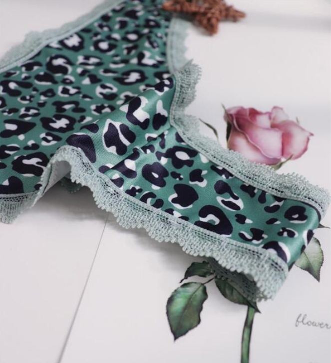 Tanga Multicolor con Detalles de Encaje y Diseño Dulce - Talla L-3