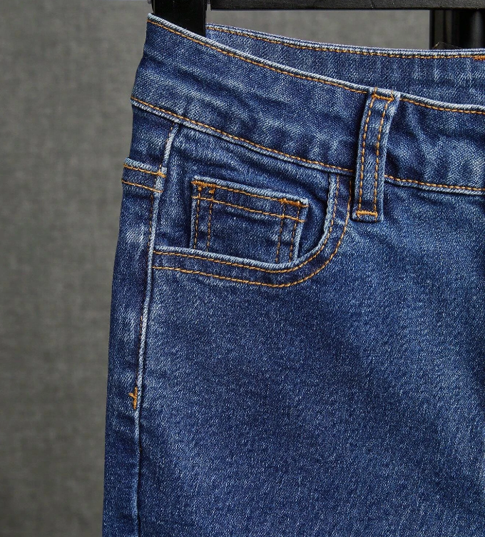 Jeans Ajustados con Detalles Rasgados-4