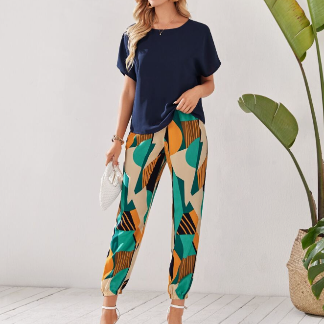 🌿 Conjunto Casual Mujer – Blusa Lisa + Pantalón Estampado Geométrico - Talla M-3
