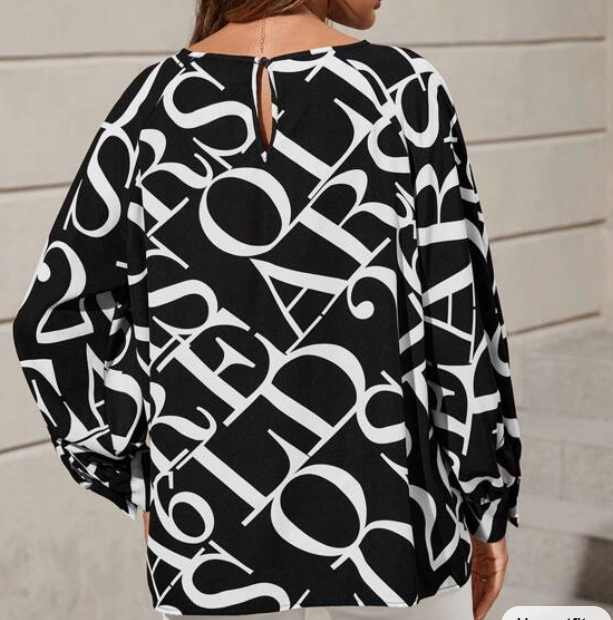 Blusa Estampada en Blanco y Negro con Manga Raglán ✨-3