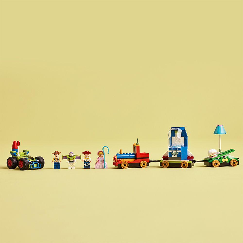 LEGO Tren de Celebración de Toy Story y Auto RC (43264)-8