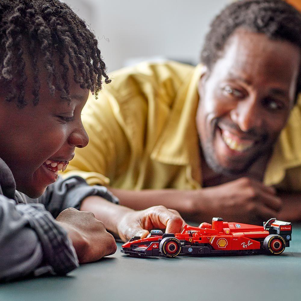 LEGO Auto de Carreras Ferrari SF-24 F1® (77242)-4