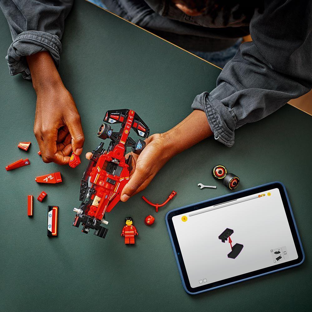 LEGO Auto de Carreras Ferrari SF-24 F1® (77242)-5