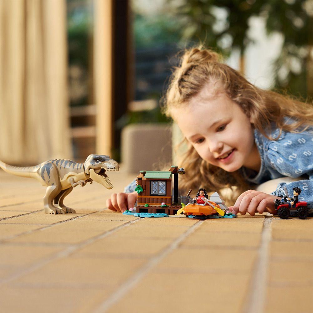 LEGO Huida por el Río y T. rex a la Caza (76975)-5