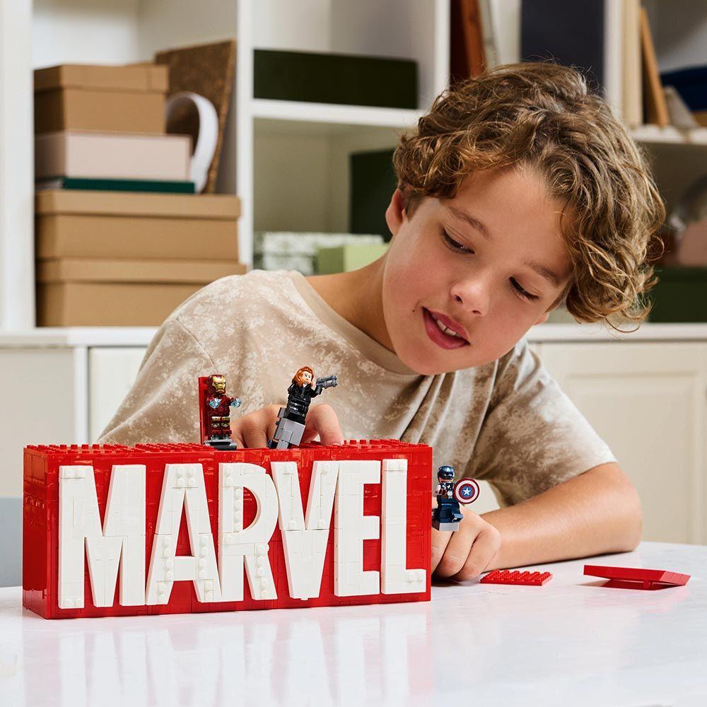 LEGO Logotipo MARVEL y Minifiguras (76313)-3