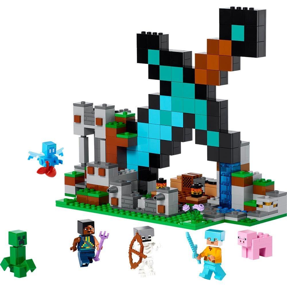 Lego Minecraft 21244 La Fortificación-espada-1