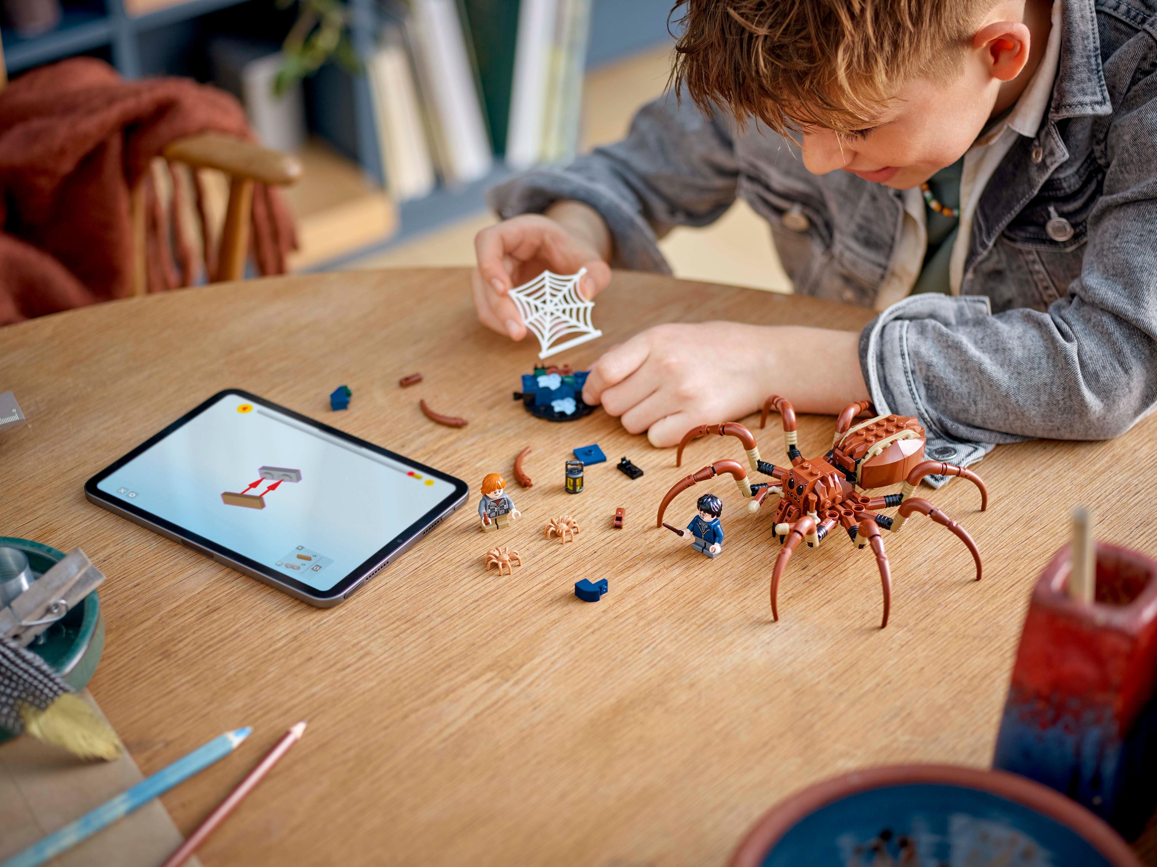 LEGO® Harry Potter™ Aragog en el Bosque Prohibido (76434)-5