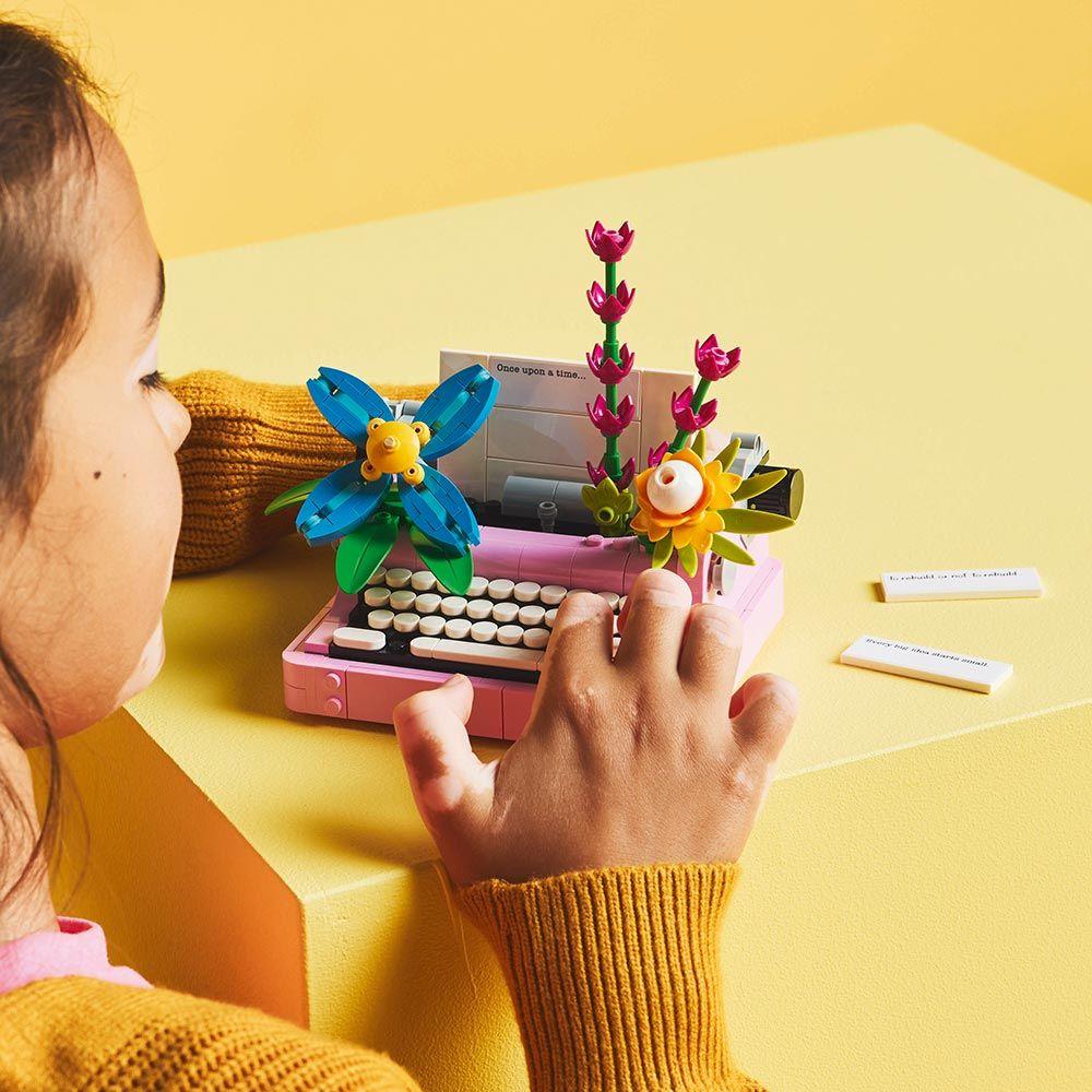 LEGO Máquina de Escribir con Flores (31169)-4