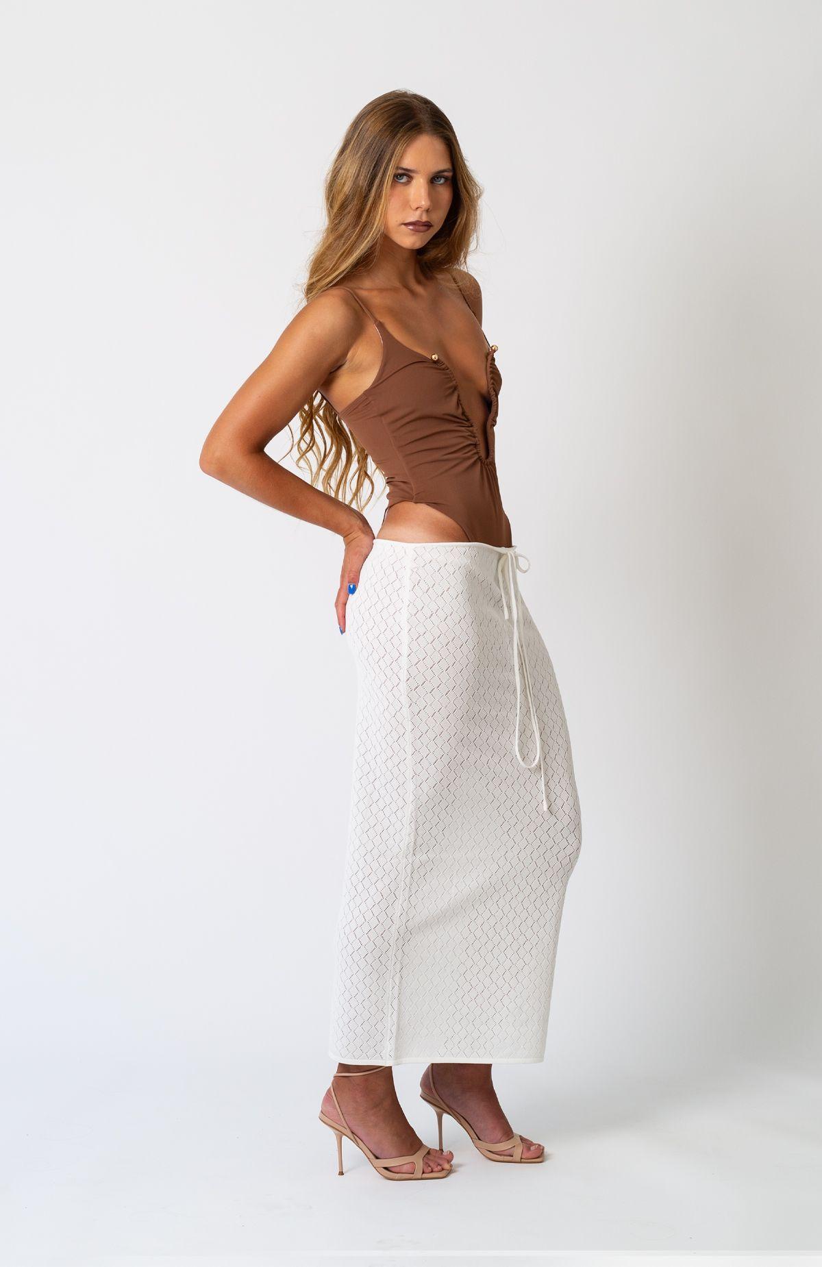 Body Asimetrico Tiro Alto Cafe-1