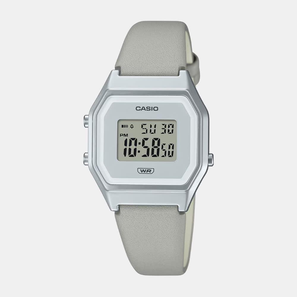 Reloj Casio Vintage LA680WEL 8DF Correa de Cuero Plateado Mujer 33 5mm OP-0