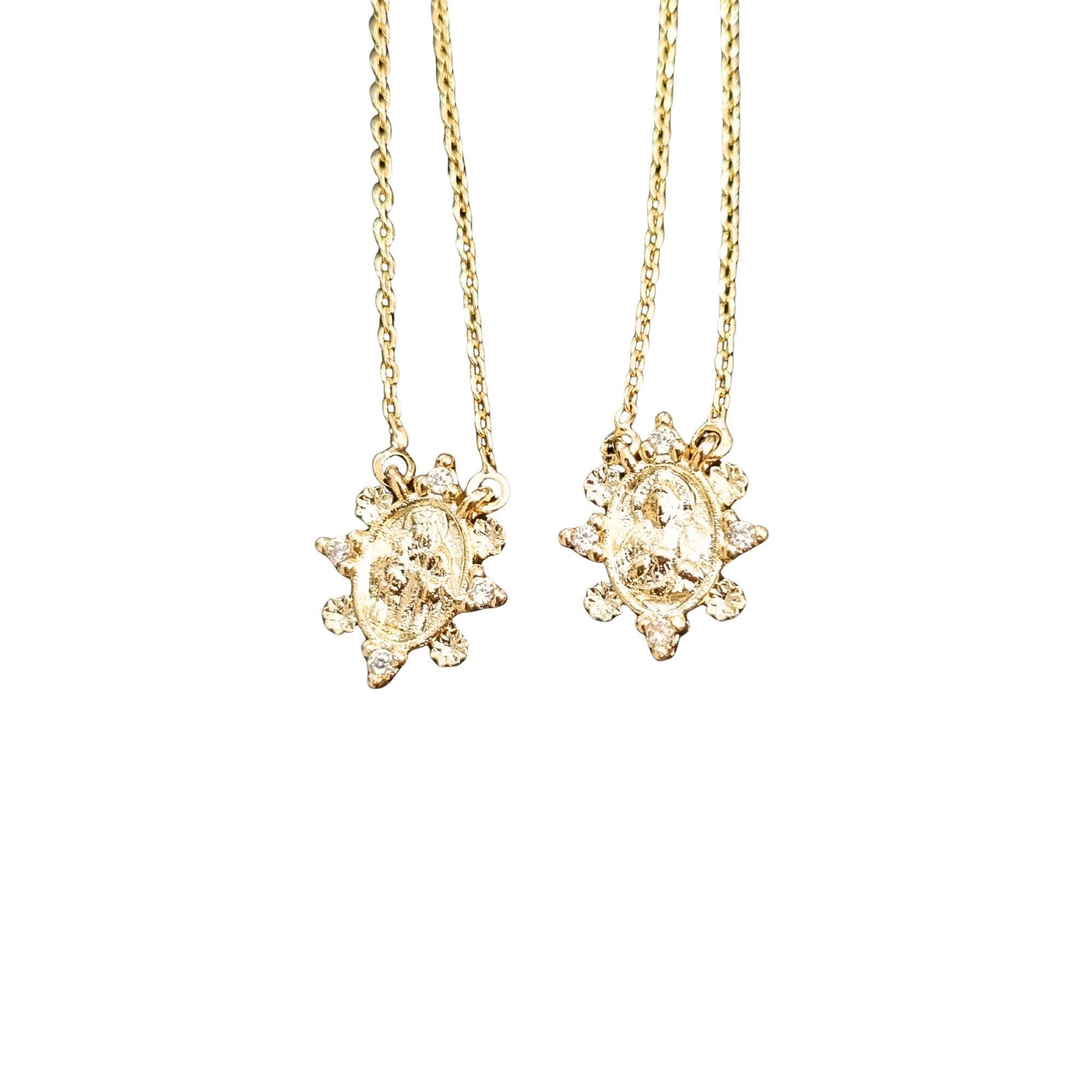 Collar Cuello Espalda Virgen del Carmen Enchapada en oro de 18k-3