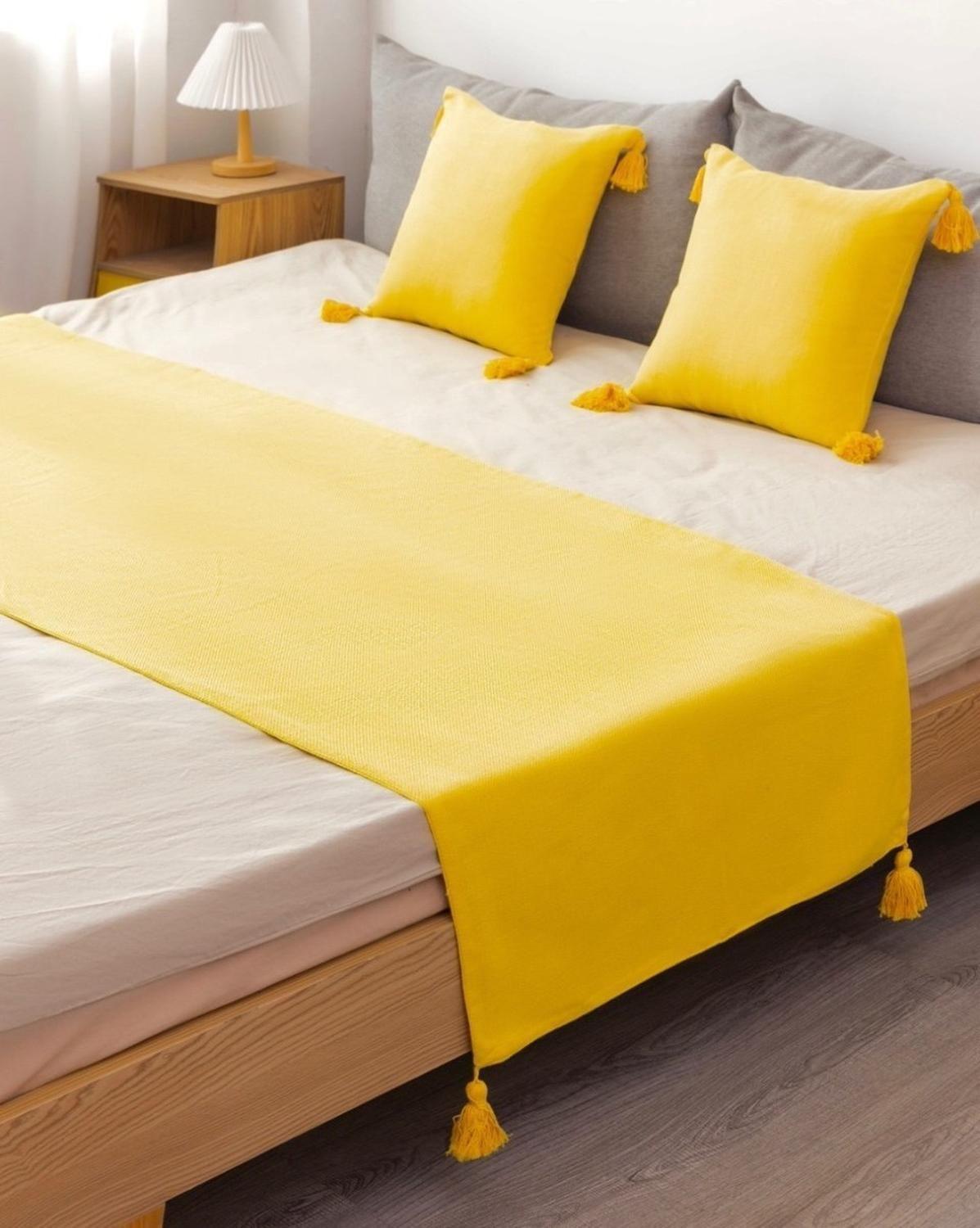 Set Piecera + Dos Fundas De Cojín Con Detalle Borla Colores-1