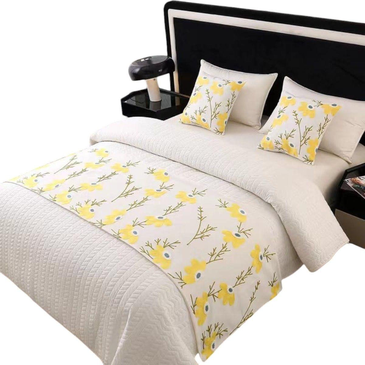Piecera de cama con dos fundas de cojin-0