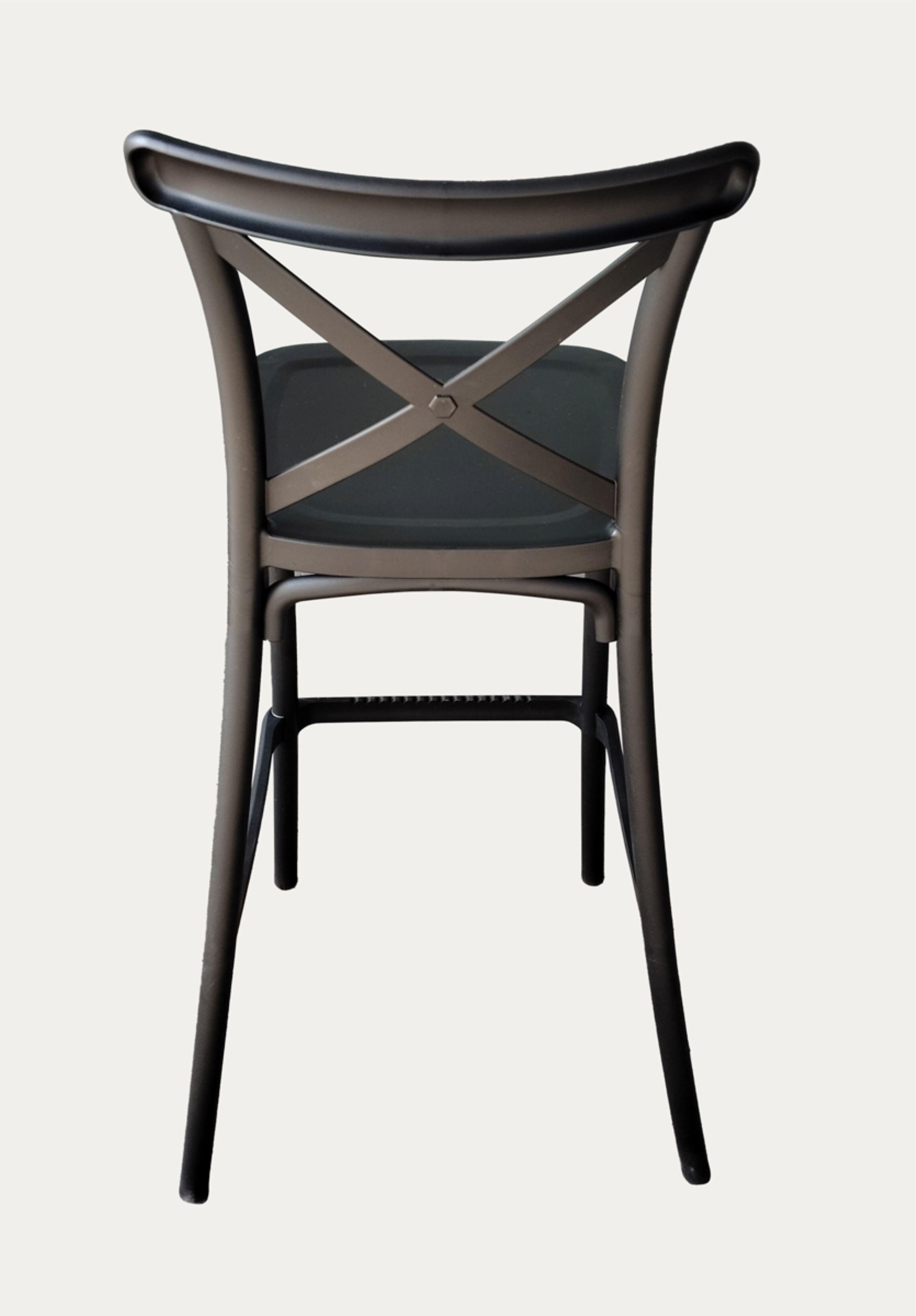 PISO CROSSBACK PLASTICO NEGRO-4