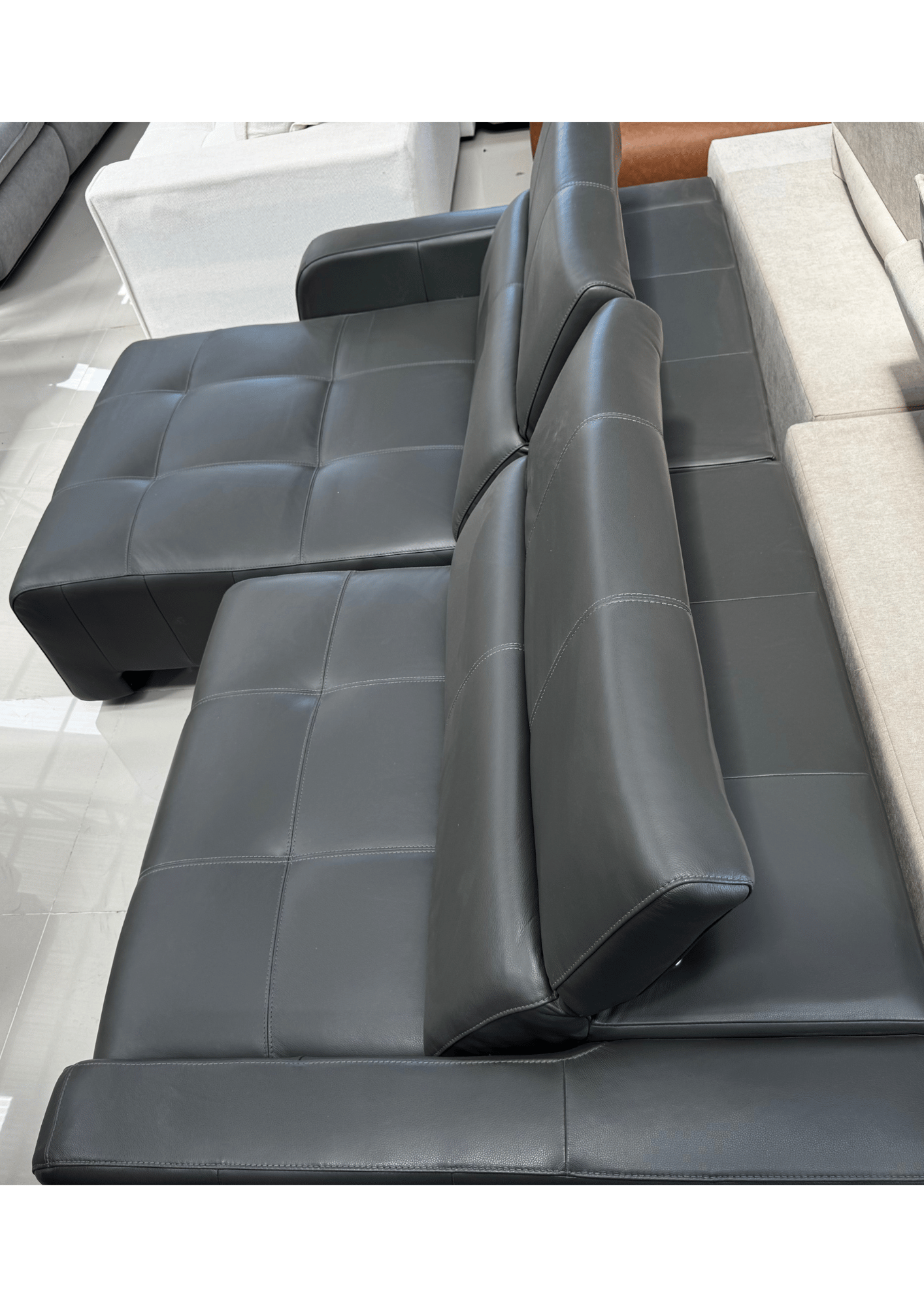 Sofá Cuero 3 cuerpos Kurt extensible y reclinable-3