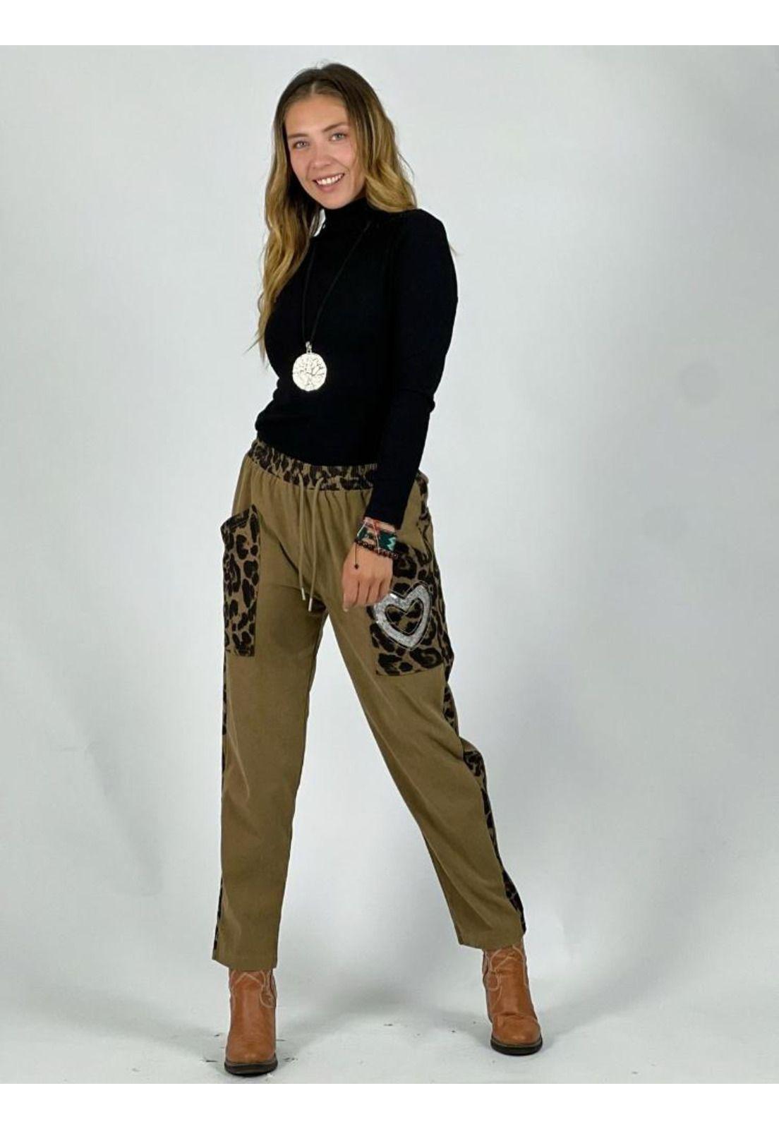 Jogger de Cotele Bolsillos Print con Corazon-1