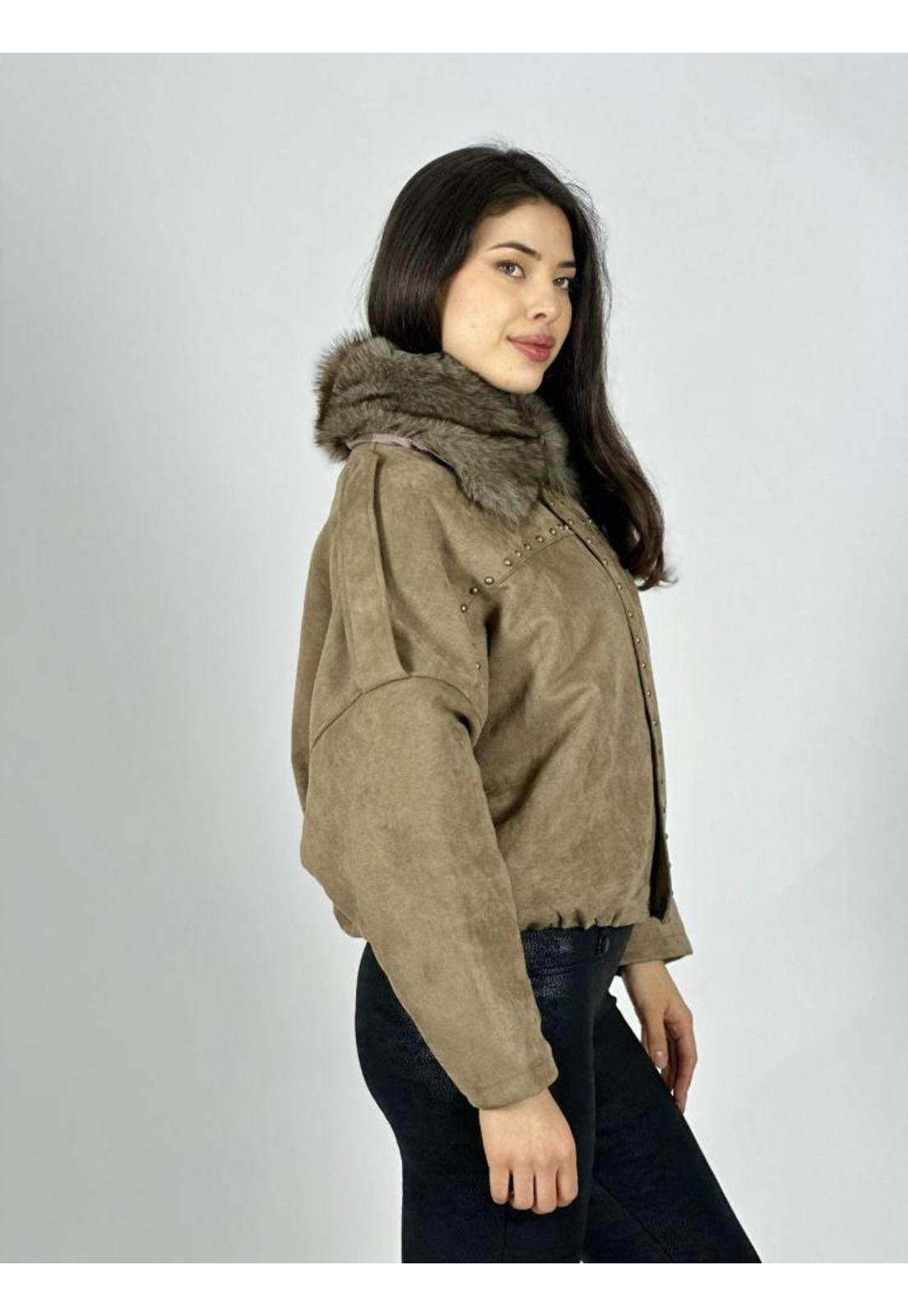 Chaqueta Corta Gamuza Tachas y Cuello Peludo-2