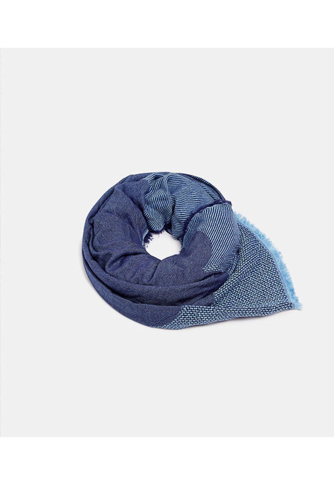 Pañuelo XL con textura y flores grandes-2