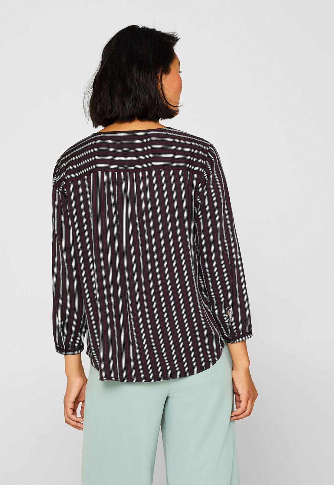 Blusa con estampado y tira de botones decorativa Negro-5