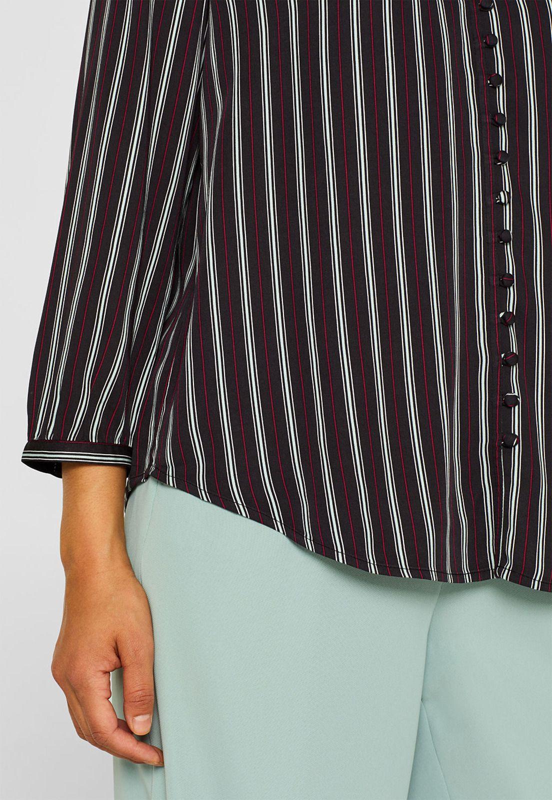 Blusa con estampado y tira de botones decorativa Negro-6