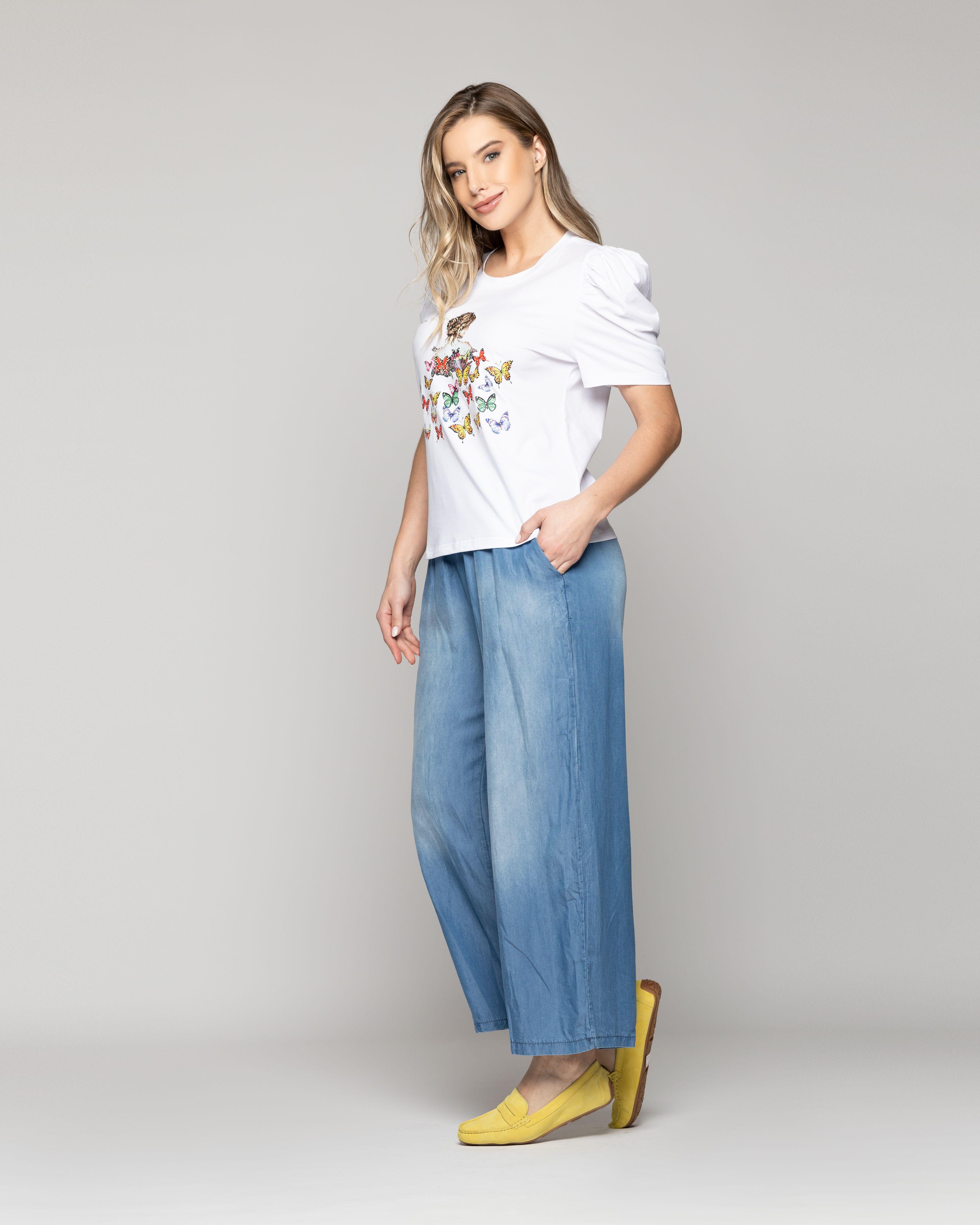 Polera Mujer Ofelia Manga Corta Con Estampado De Mariposas Blanca Lineatre-1