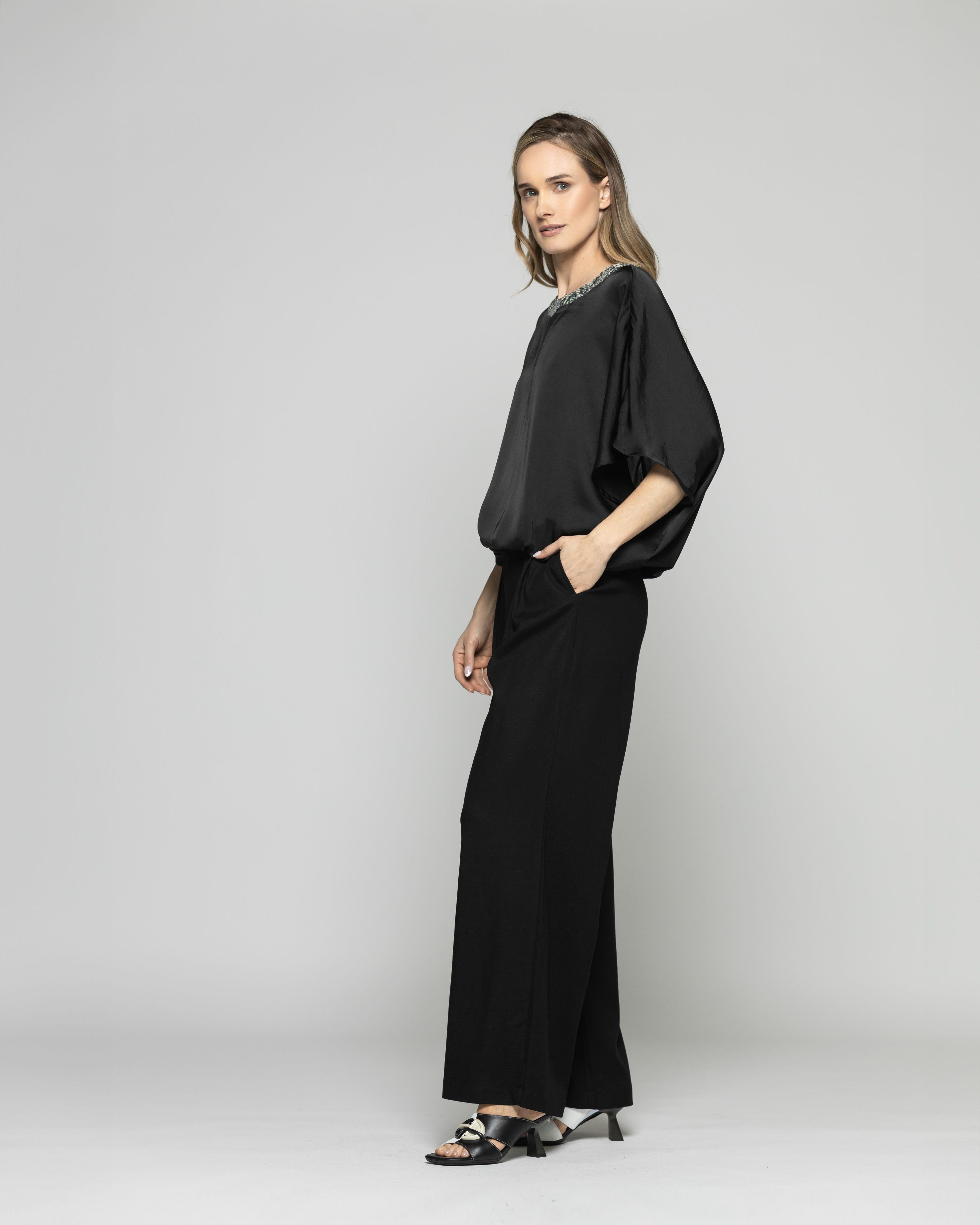 Blusa Mujer Girasol Satinada Detalle Lentejuelas Negra Ludovica-5