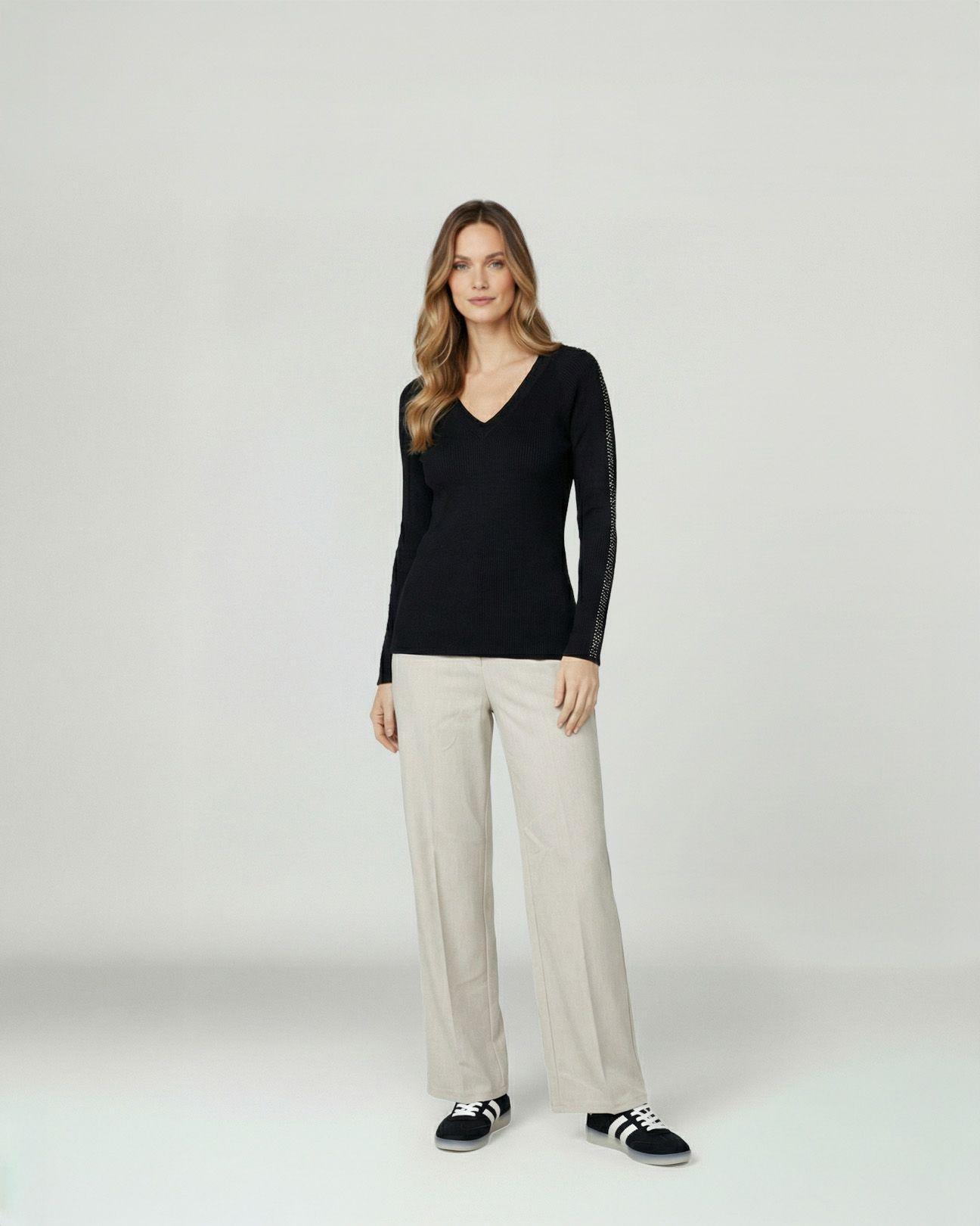 Sweater Mujer Ornella Relaxed Cuello En V Manga Caída Negro Lineatre-3