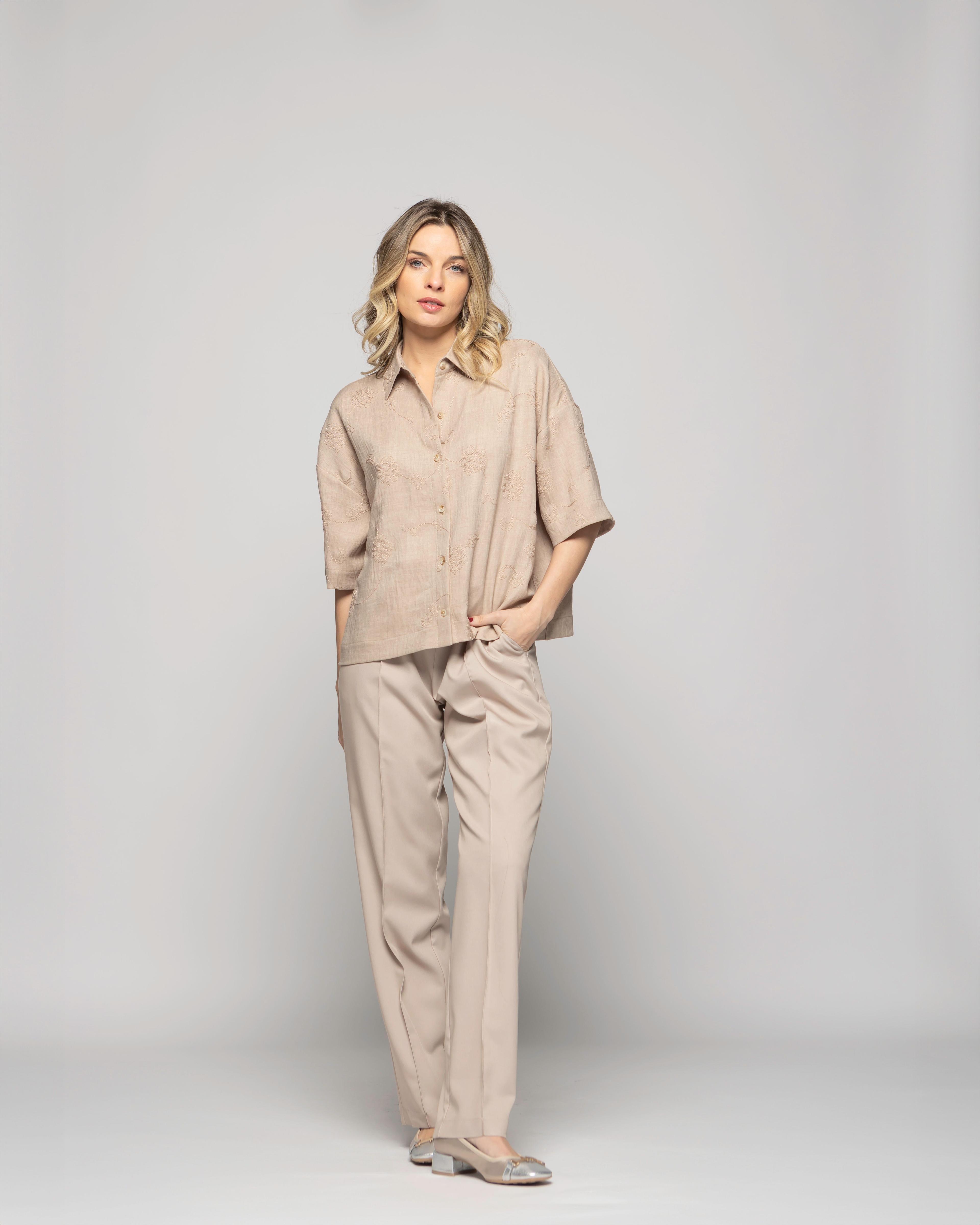 Blusa Mujer Cineraria Camisera Bordada Manga Corta Beige Ludovica-0